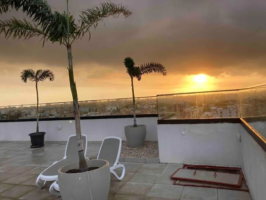 Luxurious Apt With Rooftop Pool Dakar